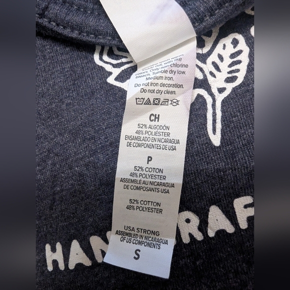 Rose Apothecary Schitts Creek  Tee Vintage heathered navy Short Sleeve Sz S - Picture 3 of 9